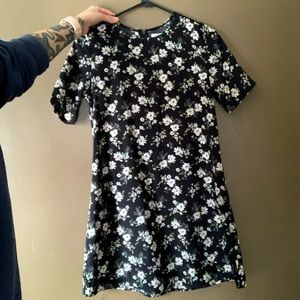 Floral dress from glamorous. Size small